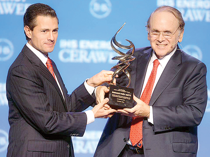 premio-peña-nieto-reforma-energetica-houston Peña recibe premio empresarial en Houston por la reforma energética