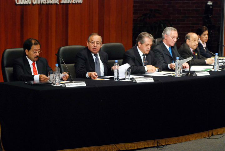 Alejandro Villalobos Hiriart conferencia en Ciudad Universitaria UNAM